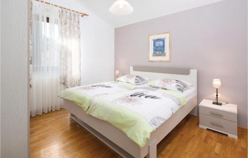 Rabac Apartment | Cozy Apartment In Rabac With Kitchen