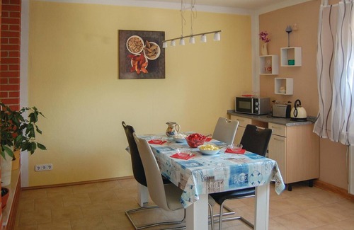 Hinrichshagen Apartment | Cozy apartment in Rostock with WiFi