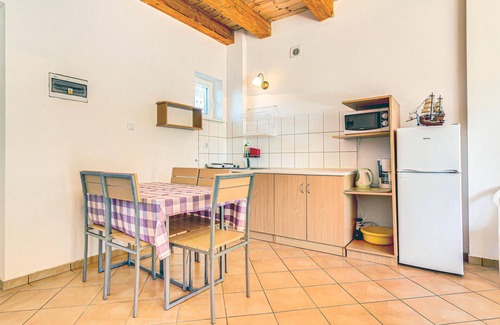 Rowy Apartment | Cozy apartment in Rowy with kitchen