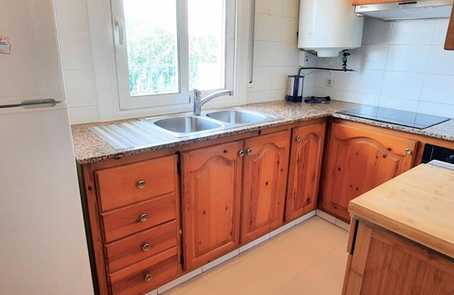 Llanca Apartment | Cozy Apartment in Sant Genis, Llançà – Steps from Grifeu Beach, 2 Bedrooms, Terrace, Parking