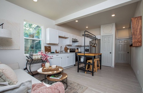 Highland Park Apartment | Cozy Apartment in The Heart of San Antonio