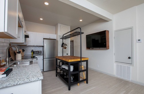 Highland Park Apartment | Cozy Apartment in The Heart of San Antonio