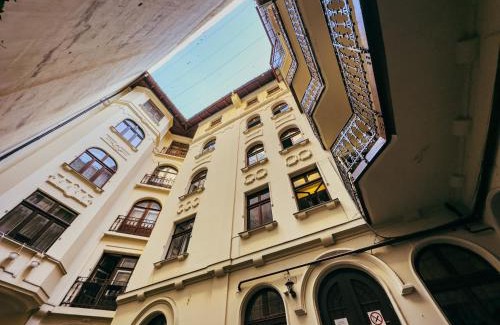 Old Town Apartment | Cozy Apartment in the Heart of Cluj Napoca