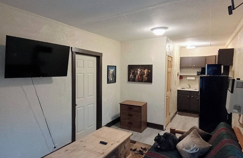 Collbran Apartment | Cozy apartment in the heart of Collbran, walking distance from town.