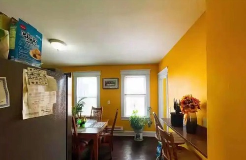 Waterbury House | Cozy apartment in Waterbury