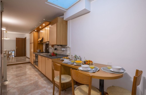 Riva del Garda Apartment | Cozy Apartment In The Heart Of Riva, Riva del Garda, Italy