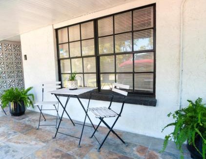 Bearss Plaza House | Cozy apartment near Busch Gardens Adventure Island and USF