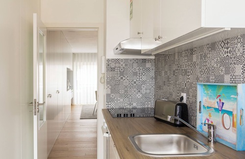 Leixões Apartment | Cozy Apartment w/AC near metro - 5 min from beach!
