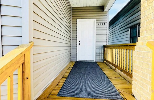 Hamtramck Apartment | Cozy Apartment with Full Kitchen in Hamtramck