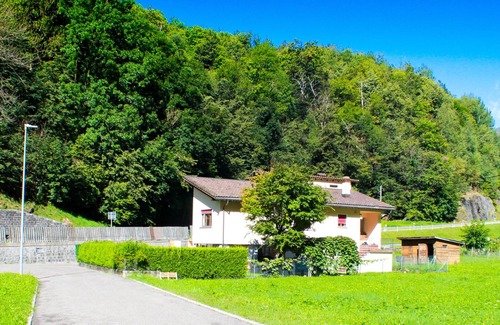 Torre Apartment | Cozy apartment with garden, veranda and mountain view