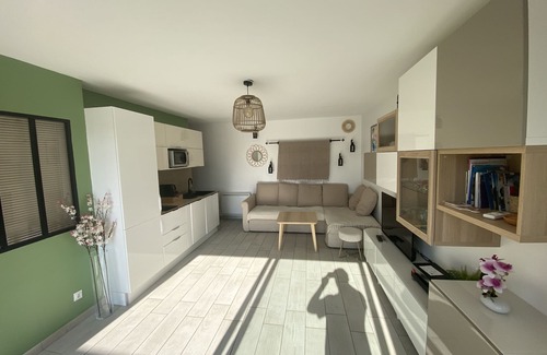 La Bocca Nord Apartment | Cozy apartment with sea view, swimming pool, tennis and golf