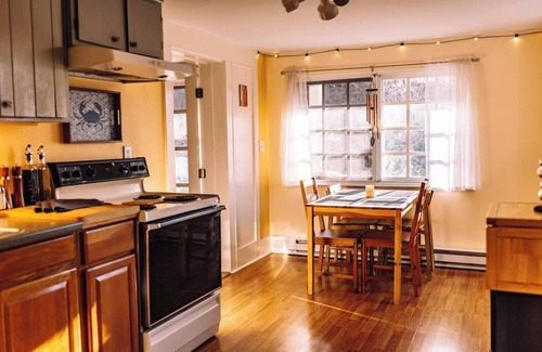 Town of Marbletown Apartment | Cozy Apartment with Sauna in Historic Stone Ridge