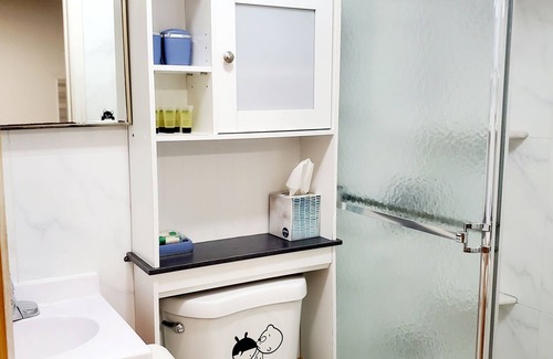 Queens House | Cozy Apt Close To Manhattan with free parking