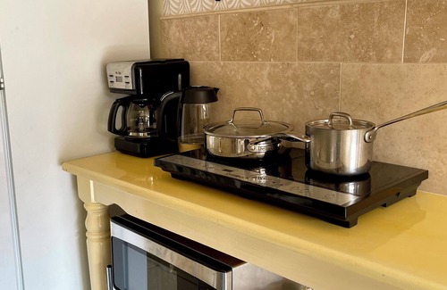 Marlyville - Fontainebleau Apartment | Cozy Apt near Tulane Univ with Off Street Parking on a quiet and safe street