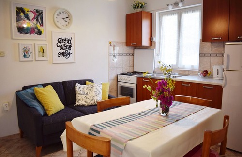 Hvar Apartment | Cozy Apt with a sea-view balcony, quiet area, close to center of Hvar+parking