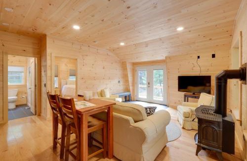 Northeast Harbor Apartment | Cozy Apt with Deck, about 5 Miles to Acadia Natl Park!