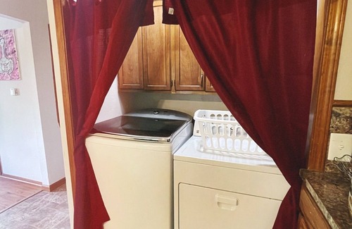 Tahlequah House | cozy, artsy, private (entire home) near downtown