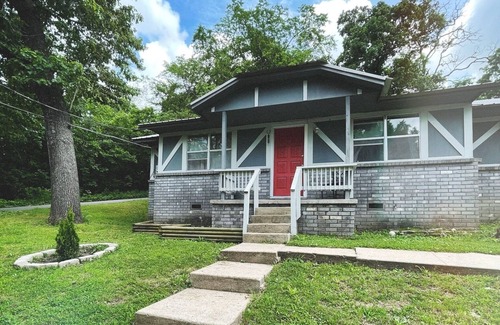 Tahlequah House | cozy, artsy, private (entire home) near downtown