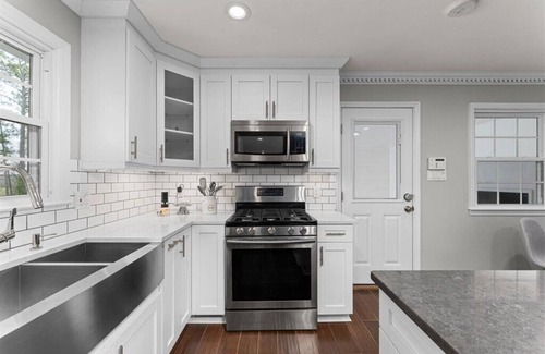 Augusta House | Cozy Augusta home walking distance from Augusta National Golf Course and Masters