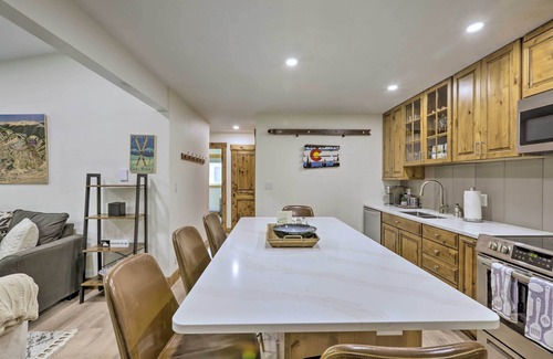 Avon Condo | Cozy Avon Condo w/Grill: Walk to Ski Shuttle