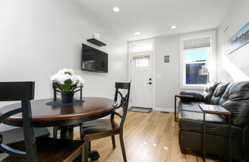 Downtown Baltimore Apartment | Cozy Ba Townhome Near Little Italy I Fells Point