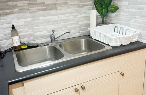 Rexdale Apartment | Cozy Bachelor apartment| 2mins to major retail store