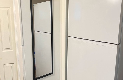 Rexdale Apartment | Cozy Bachelor apartment| 2mins to major retail store