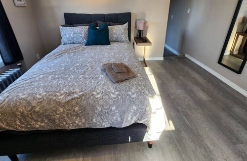 Plantagenet Apartment | Cozy Bachelor Oasis near Ottawa River w/ Parking