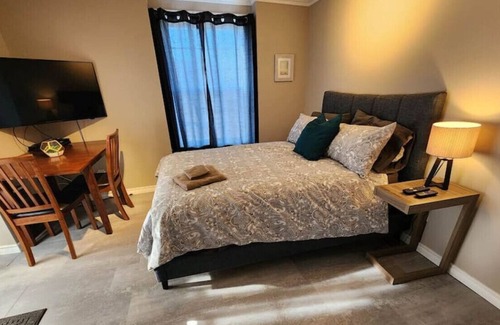 Plantagenet Apartment | Cozy Bachelor Oasis near Ottawa River w/ Parking