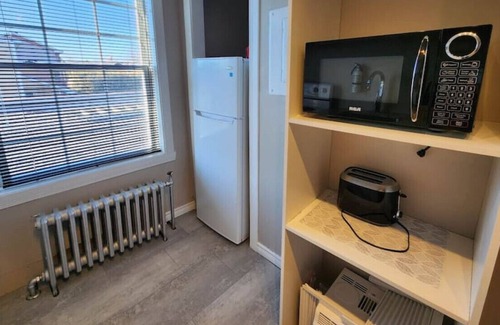 Plantagenet Apartment | Cozy Bachelor Oasis near Ottawa River w/ Parking