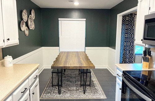 Barling House | Cozy Barling Home w/King Bed