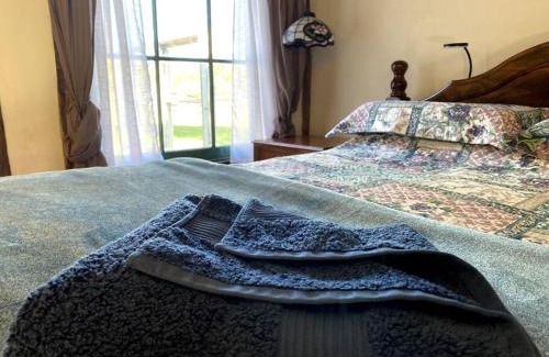 Quorrobolong Ski Chalet | Cozy Barn, Farm stay, Watagans views, Rustic charm