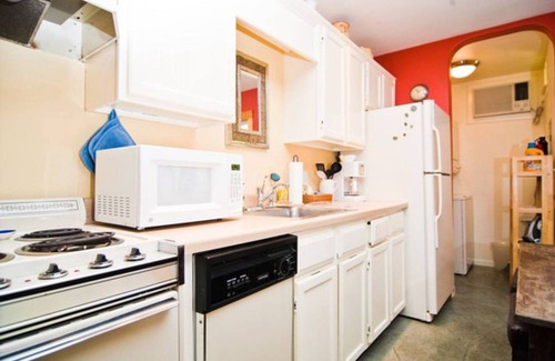 Barton Hills Apartment | Cozy Barton Hills Studio | Walk to Zilker Park
