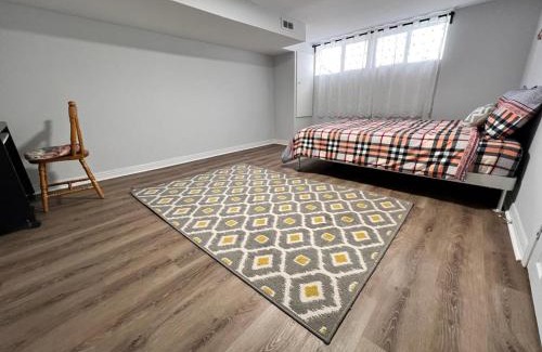 Richmond Hill Apartment | Cozy basement 2 bedroom 2 bath with parking