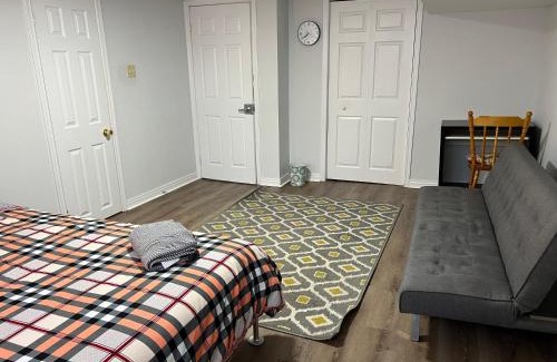 Richmond Hill Apartment | Cozy basement 2 bedroom 2 bath with parking