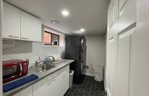 Markland Wood Apartment | Cozy basement apartment
