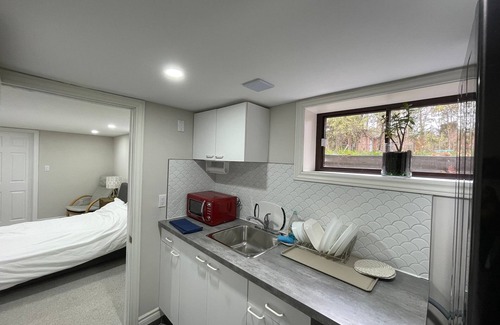 Markland Wood Apartment | Cozy basement apartment
