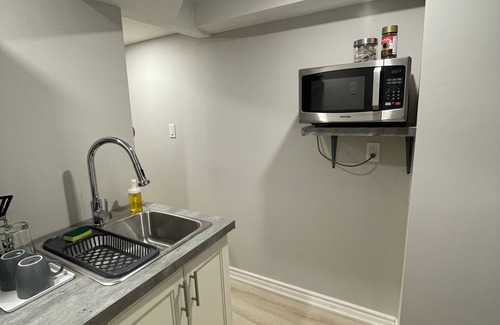Whitby Apartment | Cozy Basement in Whitby