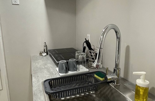 Whitby Apartment | Cozy Basement in Whitby