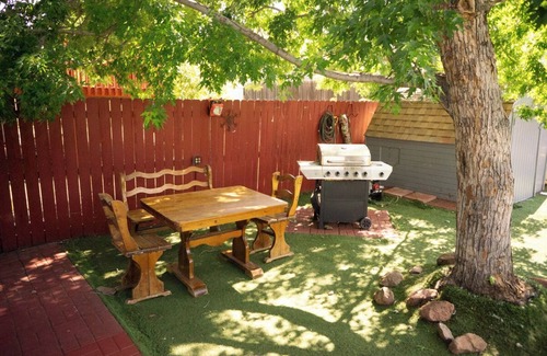 Aurora Apartment | Cozy basement studio with a separate entrance, VERY comfortable, see pictures.