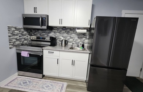 Regina House | Cozy Basement Suite