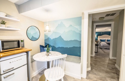 Stetson Hills Apartment | Cozy Basement Apartment| Private|Great Neighborhood