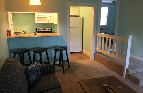 Willoughby Spit House | Cozy Bay View OceanSide cottage