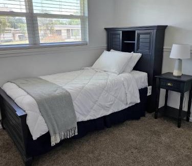Bayshore Gardens House | Cozy Bayshore Garden 3 BR House close to IMG