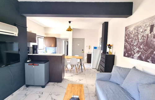 Larnaca Apartment | Cozy Beach Apt/100 MBit+ Netflix/Near Airport