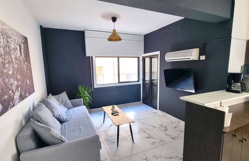 Larnaca Apartment | Cozy Beach Apt/100 MBit+ Netflix/Near Airport