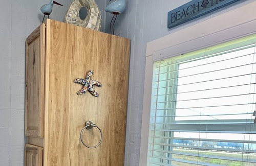 Matagorda House | Cozy Beach Cottage just a short walk to Matagorda Beach!