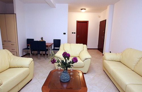 Rafajlovici House | Cozy Beach Front One Bedroom Apartment