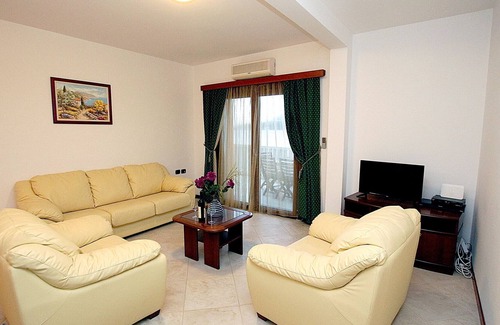 Rafajlovici House | Cozy Beach Front One Bedroom Apartment