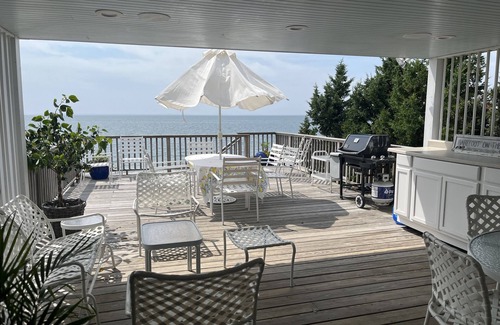 Fairfield House | Cozy beach retreat with stunning views of Long Island Sound